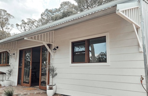 Kingsdale Cottage | The Cottage Kingsdale, Private bushstay, wildlife, dam views & fire pit Goulburn