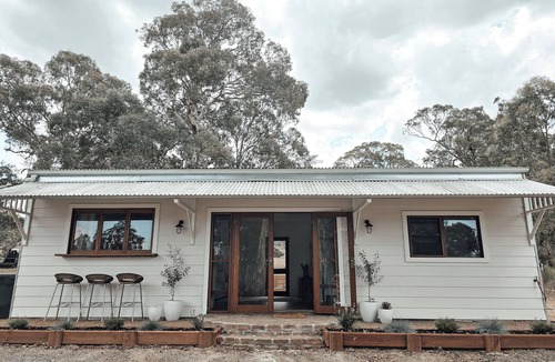 Kingsdale Cottage | The Cottage Kingsdale, Private bushstay, wildlife, dam views & fire pit Goulburn