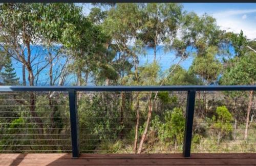 Charlotte Cove House | The Cove by the bay