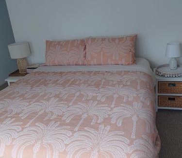 Charlotte Cove House | The Cove by the bay