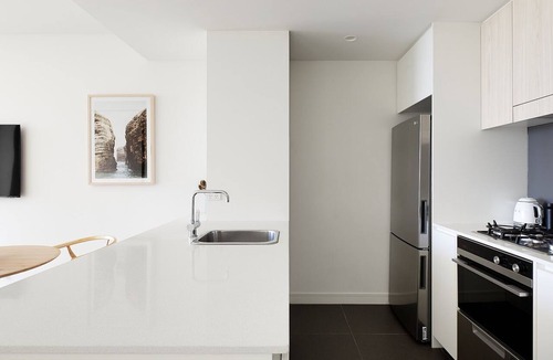 Newcastle Apartment | The Cove - one bedroom apartment overlooking Newcastle Beach