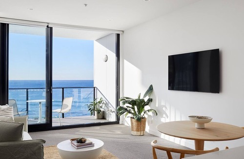 Newcastle Apartment | The Cove - one bedroom apartment overlooking Newcastle Beach