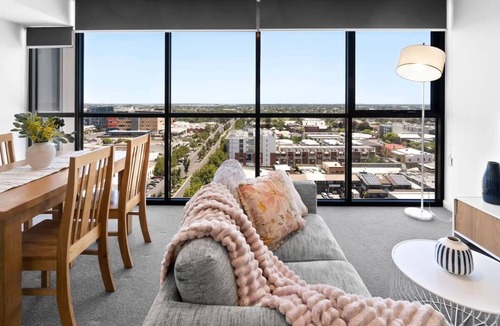Adelaide Central Business District Apartment | The cozy 1BR Adelaide CBD Apt - Walkable - WiFi