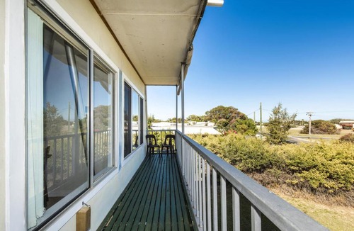 Lancelin House | The Cray Pot - Centre of it all