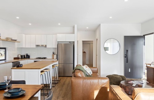 Jindabyne Apartment | The Crystal Palace 3, pet friendly 3 bedroom apartment