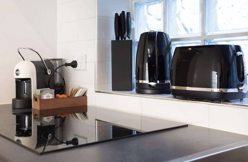 Glebe Apartment | The Den | Charming 1BR Glebe, Near Sydney Uni