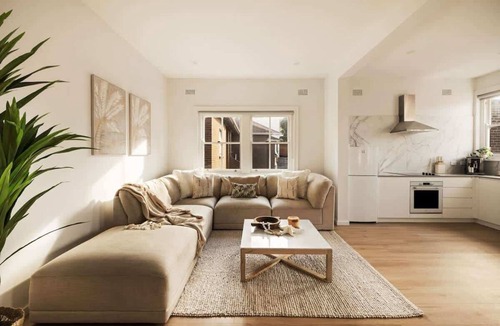 Bronte Apartment | The Drift | Beach Walks, Breakfast & Brunch