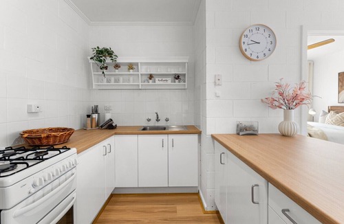 Henley Beach Apartment | The Driftwood - Explore the Beach Life at Henley