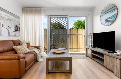 Henley Beach Apartment | The Driftwood - Explore the Beach Life at Henley