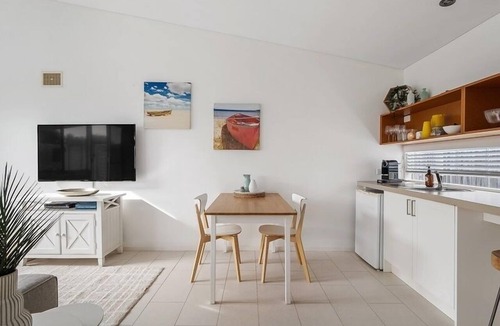 Prevelly Apartment | The Dunes - Peaceful Studio Hideaway Near the Ocean