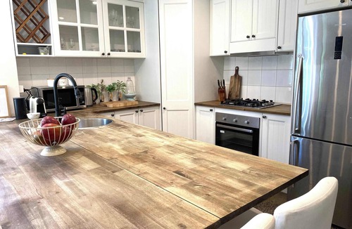 Glenroi House | The Edward Townhouse 153 | Tastefully Styled