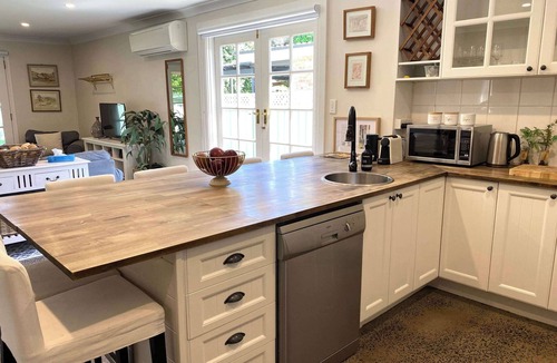 Glenroi House | The Edward Townhouse 153 | Tastefully Styled