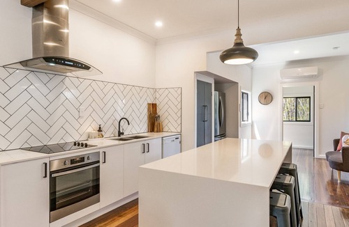 Yamba House | THE Elks - Pet Friendly Home in Town - Holiday Yamba