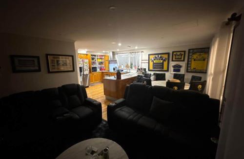 Wentworthville House | The Entertainer