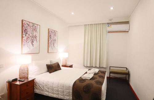 Lakes Entrance Hotel | The Esplanade Motel