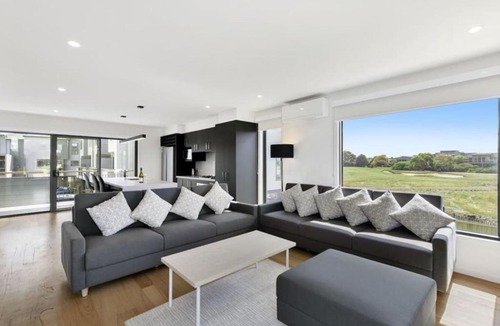 Torquay House | The Fairway Club 16