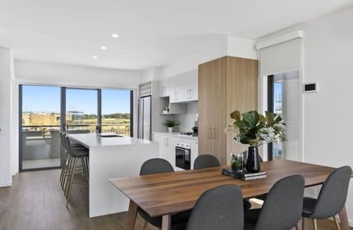 Torquay House | The Fairway Club 17 $ Bedroom Premium Townhouse