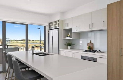 Torquay House | The Fairway Club 17 $ Bedroom Premium Townhouse