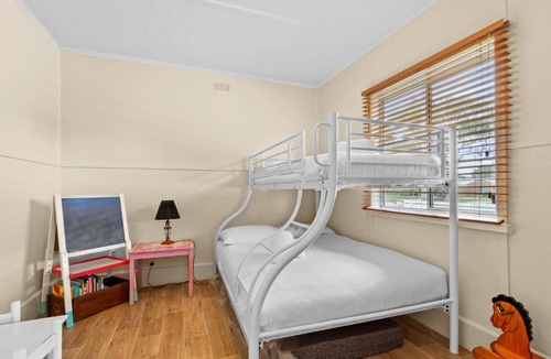 Lakes Entrance House | The Fishermans Cottage
