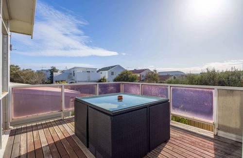 Frankston House | The Foreshore - 50m to Frankston Beach