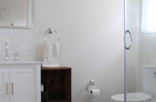 Kingscote Cottage | The Forge-Historic Blacksmith's Cottage
