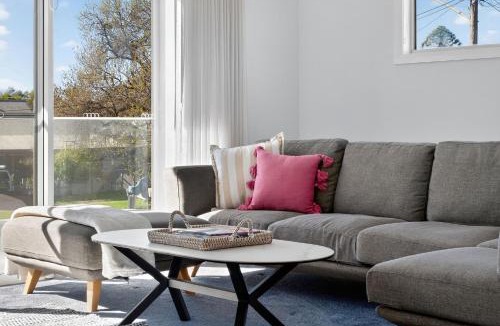 Wagga Wagga House | The Forsyth - Stylish 4BR Near CBD