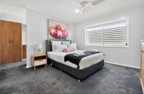 Wagga Wagga House | The Forsyth - Stylish 4BR Near CBD