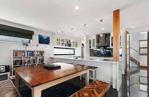 Skenes Creek House | The Gallery ~ Absolute Ocean Views ~Wifi