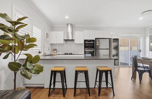 Gledswood Hills House | The Gledswood Retreat | 3 Bedroom Home for Families, Weddings & Executive Stays