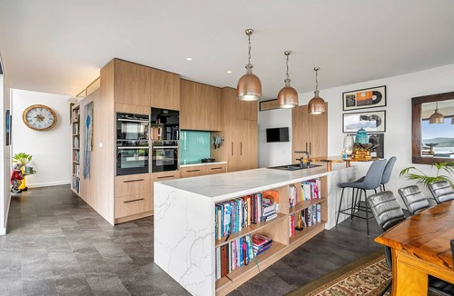 Sandy Bay House | The Glover Glasshouse - 3 Bedroom - Sweeping Views