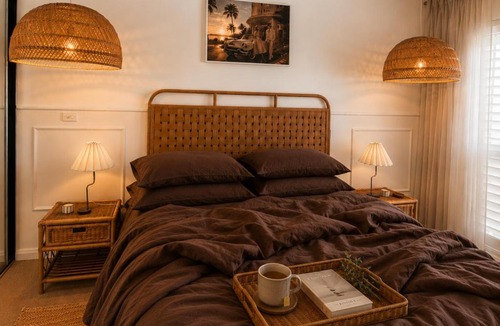 Salamander Bay Apartment | The Golden Palm - Luxury Renovated Resort Studio Apartment