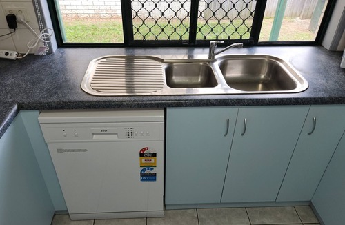 North Mackay House | The Goose Pond - 2br, 1.5bth, Aircon throughout.