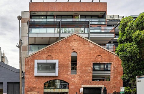 South Melbourne Apartment | The Green Nest - Free Parking & Balcony