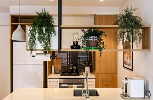 South Melbourne Apartment | The Green Nest - Free Parking & Balcony