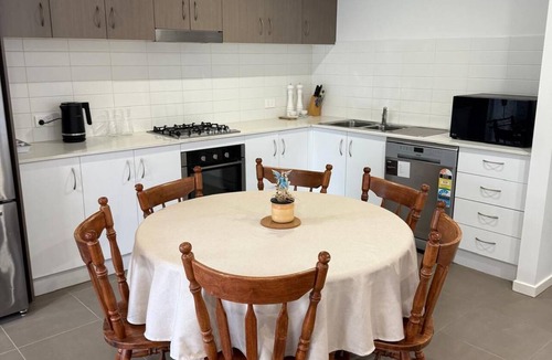 Grovedale House | The Grove House -Ideal for Families & large groups