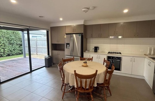 Grovedale House | The Grove House -Ideal for Families & large groups