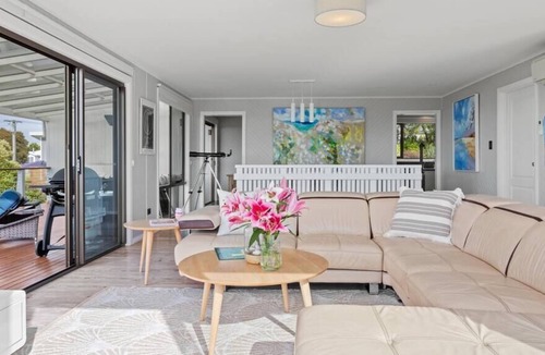 Bridport House | The Happy Holiday House Bridport