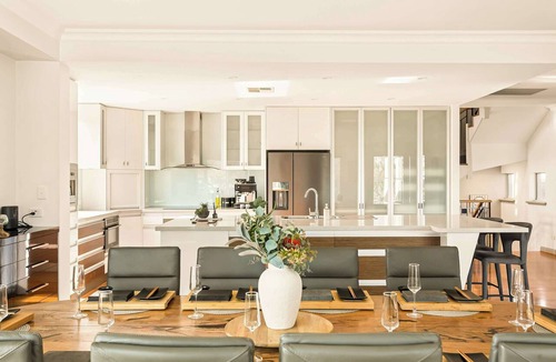 Hillarys House | The Harbour Mirage| Spa | Pool | Ocean front |6 BR