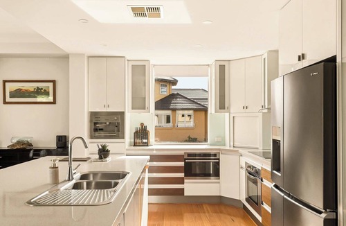 Hillarys House | The Harbour Mirage| Spa | Pool | Ocean front |6 BR