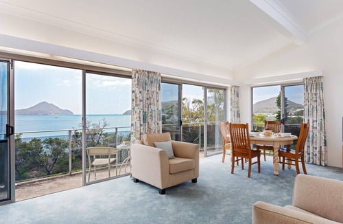 Nelson Bay Apartment | The Helm 5,22 Voyager Cl - waterfront unit