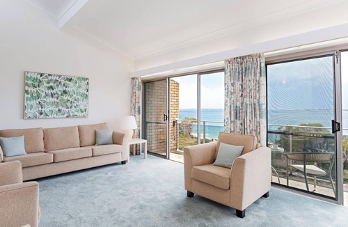 Nelson Bay Apartment | The Helm 5,22 Voyager Cl - waterfront unit