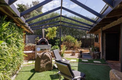 Surf Beach House | The House Poet's Corner Boutique Accomodation