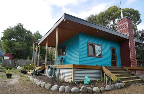 Abels Bay Apartment | The Hut; simple, close to coast and bush, low impact, warm and comfortable