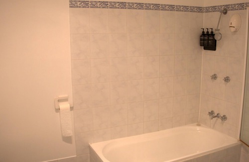 Cowra Hotel | The Imperial Hotel