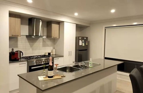 St Leonards House | The Jewel of Seachange | Modern Family Retreat Minutes from the Beach