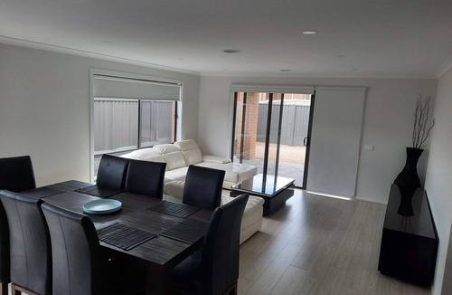 St Leonards House | The Jewel of Seachange | Modern Family Retreat Minutes from the Beach