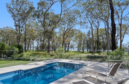 Murrays Beach House | The Lake House - Lakefront Oasis at Murrays Beach!