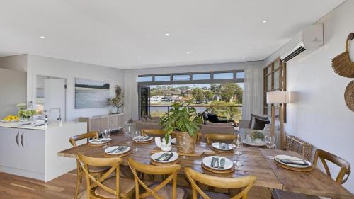 Wamberal House | The Lake House - Serene Lakeside Setting