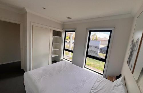 South Morang House | The Lakes Homestead - Shared House