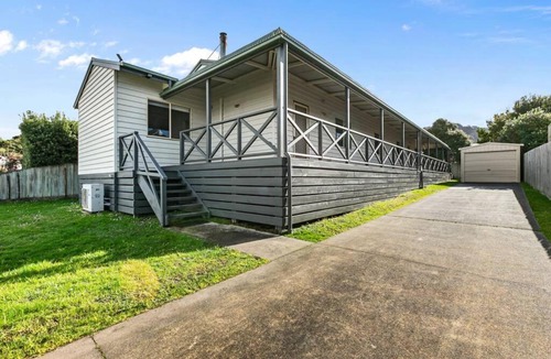 Apollo Bay House | The Landcastle ~Family Holiday Home~Corporate Wifi
